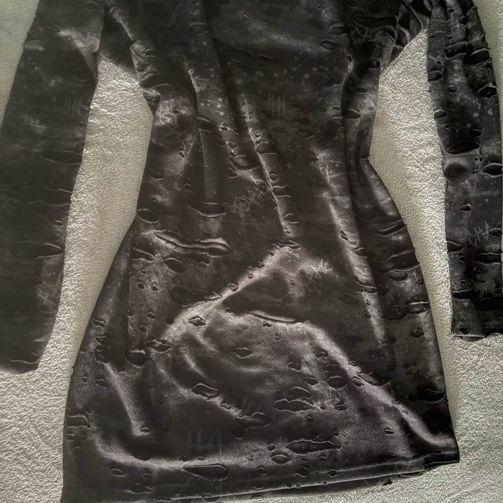 BNWT Killstar ‘Sinners Glimmer’ shredded long sleeve black dress - Picture 6 of 7